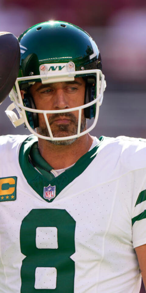 Aaron Rodgers Jets are favored in the New York vs Tennessee odds