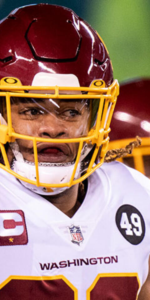 Chase Young of the Washington Football Team facing the Philadelphia Eagles in Week 17.