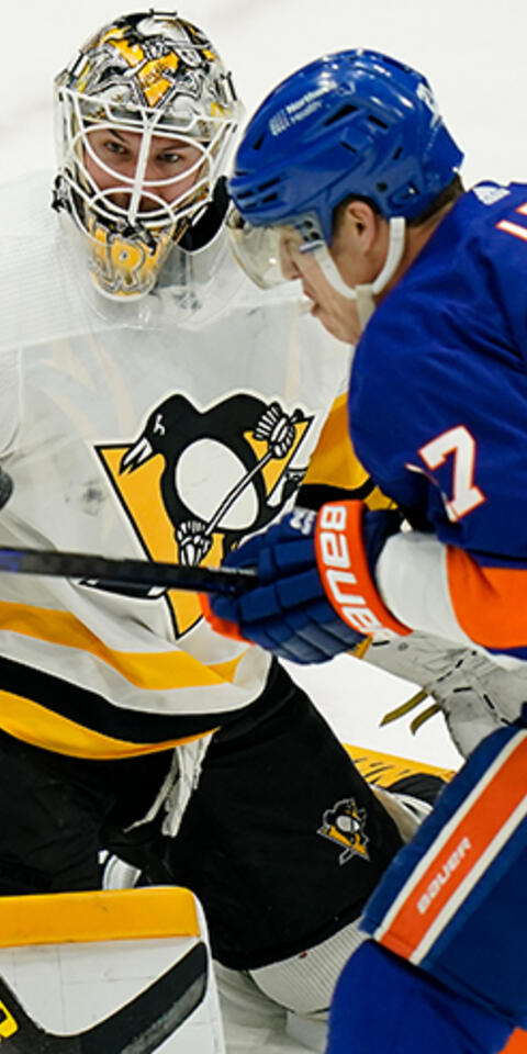 Tristan Jarry and the Pittsburgh Penguins are slight moneyline underdogs to Anders Lee and the New York Islanders on Thursday in NHL betting odds.