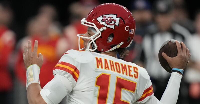 Super Bowl MVP Odds: Hurts, Mahomes Neck-and-Neck Atop Odds Board